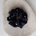 Gumka do włosów scrunchie N°6 | jedwab, perła