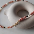 Naszyjnik choker N°18 | rodochrozyt, onyks, perła